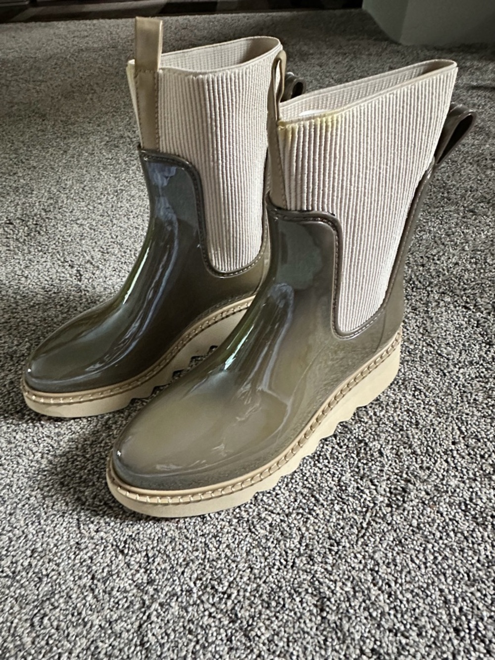 Dolce Vita Woman’s Tropic H2O Boots Size 9 NWT Waterproof Dk Moss